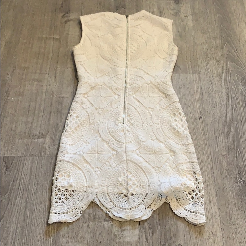 White high neck lace body con dress